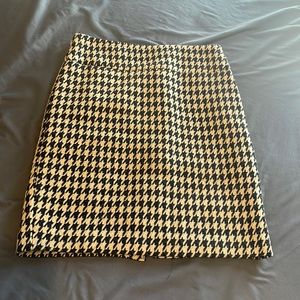 The limited size 2 pencil skirt